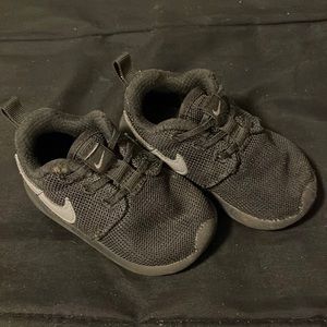 Toddler Nike Roshes